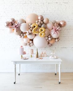 Simple Home Balloon Wall